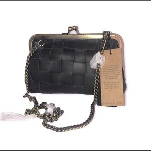 Weaved Leather Pochette Shoulder Bag w/ Chain Strap Tan